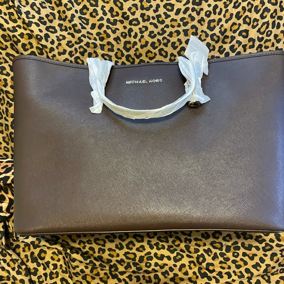 NWOT Michael Kors jet set seffiano medium tote dark brown / coffee brown - Picture 2 of 8